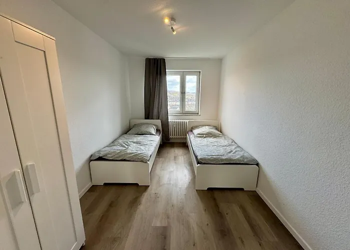 Apartment 8p In With Balcony And View