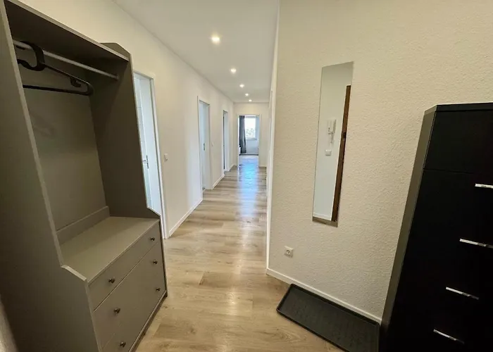 8p In With Balcony And View Apartment