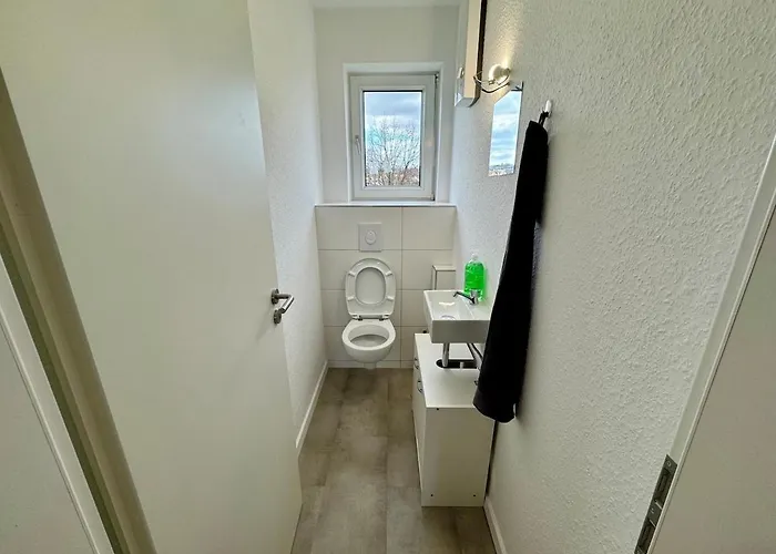 8p In With Balcony And View *